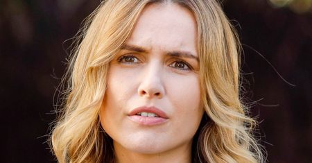 Marta Żmuda Trzebiatowska z bólem o swoim doświadczeniu po narodzinach dziecka: "Stałam pod ciepłą wodą i PŁAKAŁAM"