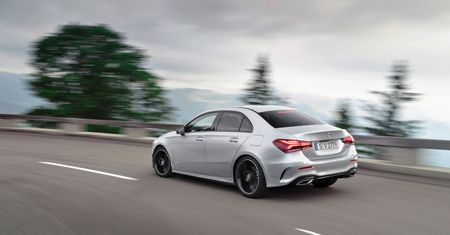 Oto Mercedes Klasy A sedan. "Baby Benz" dołącza do oferty