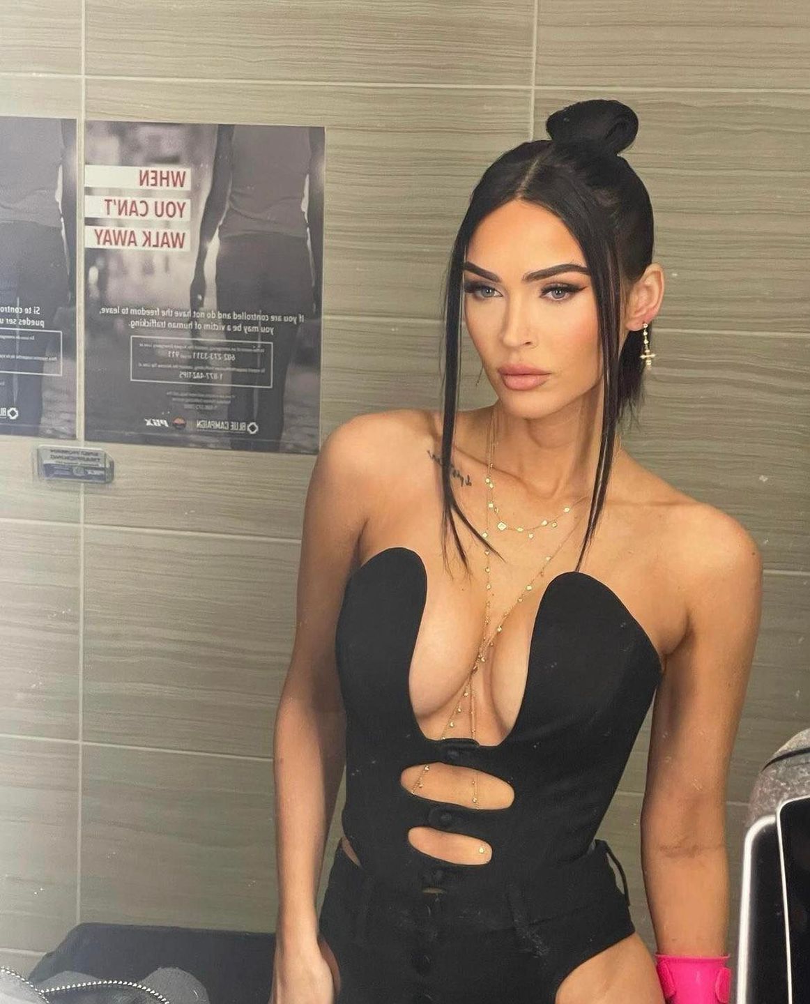 Machine Gun Kelly ZDRADZIŁ Megan Fox?! 
