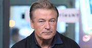 Alec Baldwin "BYŁ ROZTRZĘSIONY" po postrzeleniu dwóch osób na planie. Świadek ujawnił, co mówił do reszty ekipy