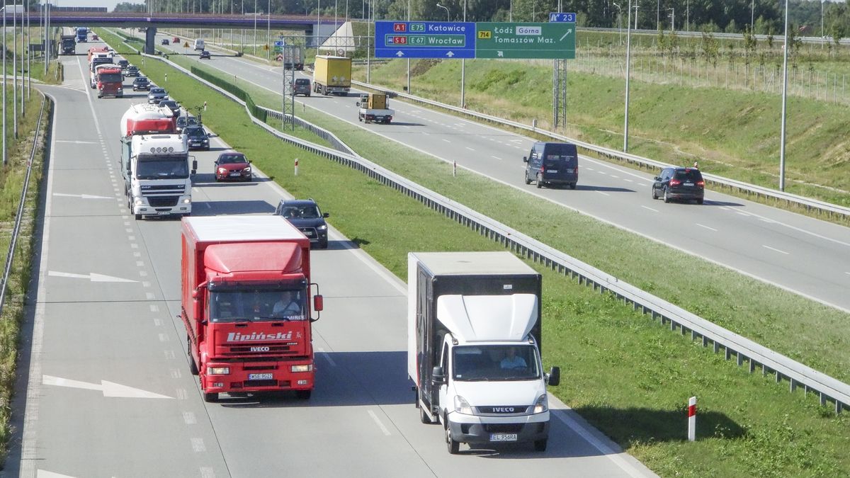 Mniejsze busy już niedługo będą musiały mieć tachografy cyfrowe.