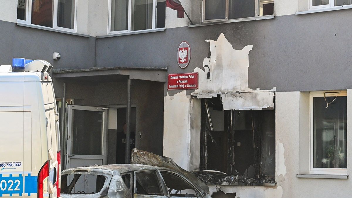 Zniszczony komisariat w Lipianach.