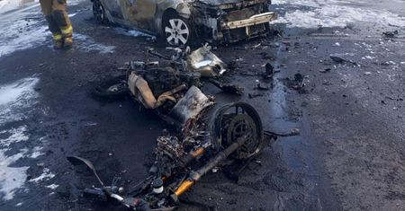 19-latka jechała Toyotą. Fatalny finał. Spłonęły dwa pojazdy