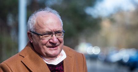 Koronawirus w Polsce. Prof. Krzysztof Simon: bez poluzowania zasad powariujemy w domach