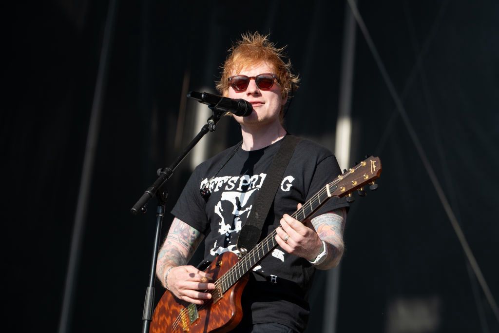 Ed Sheeran cieszy się wielką popularnością i wypełnia na koncertach całe stadiony