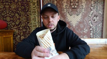 Książulo testuje jedzenie w Mielnie. "Kebabowe dziadostwo"