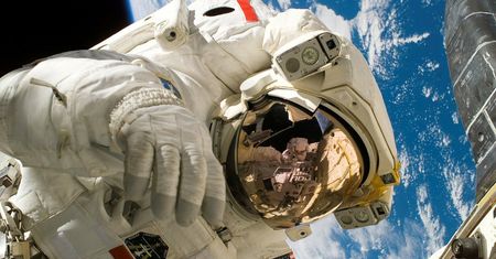 Kosmiczny kanibalizm. Astronautom grozi zjadanie ich kolegów