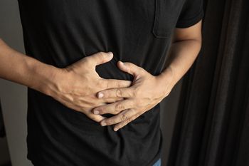 Miał biegunkę, gorączkę i stracił 12 kg. Niepokojące znalezisko w wątrobie 41-latka