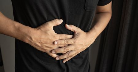 Miał biegunkę, gorączkę i stracił 12 kg. Niepokojące znalezisko w wątrobie 41-latka