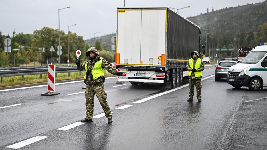 Poland brings back border controls with Slovakia
ZWARDON, POLAND - OCTOBER 09 : Polish Border guard officers inspect vans at a temporary check point on the highway border crossing in Zwardon, Poland on October 09, 2023. Since last week, Poland, Czech Republic and Austria have brought back border control with Slovakia, as in the recent weeks thousands of illegal migrants have arrived in Germany. Poland has detained more than 1600 migrants by the Polish Slovakian border. (Photo by Omar Marques/Anadolu Agency via Getty Images)
Anadolu
border, checks, migrants, migration