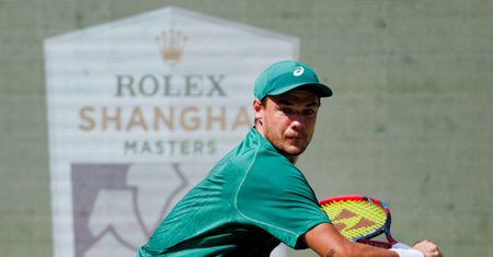Kamil Majchrzak żegna się z Szanghajem. Alex de Minaur górą