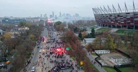Narodowe Święto Niepodległości Polski. Marsz Niepodległości dotarł na błonia Stadionu Narodowego