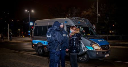 Sylwester u Kaczyńskiego. Policja wokół domu wicepremiera