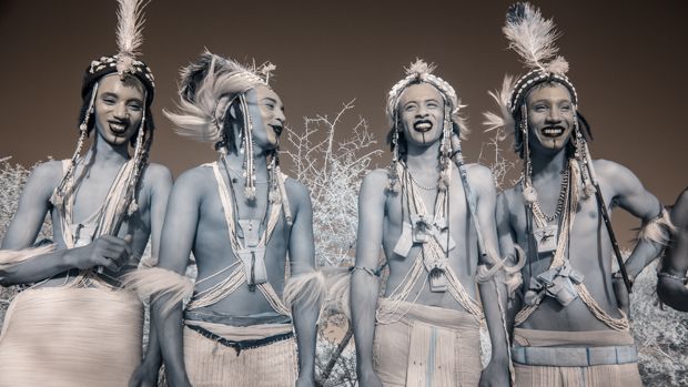 Terri Gold fotografuje święto koczowniczych plemion Wodaabe w podczerwieni 1
