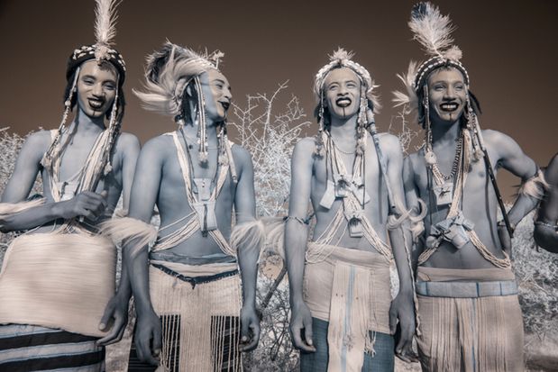 Terri Gold fotografuje święto koczowniczych plemion Wodaabe w podczerwieni