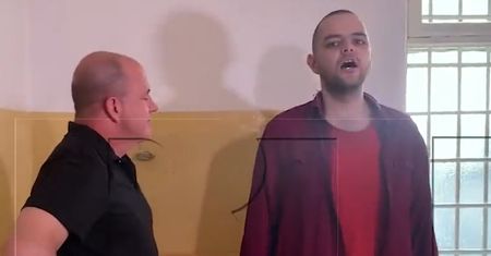 Rosjanie skazali go na śmierć. Oto do czego go teraz zmuszają