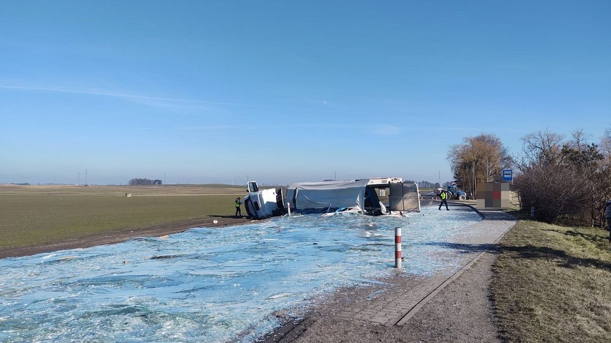 Droga była zablokowana przez kilka godzin.