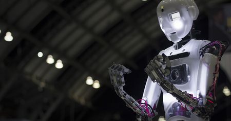 Czy AI może się ze sobą pokłócić? A może wręcz przeciwnie