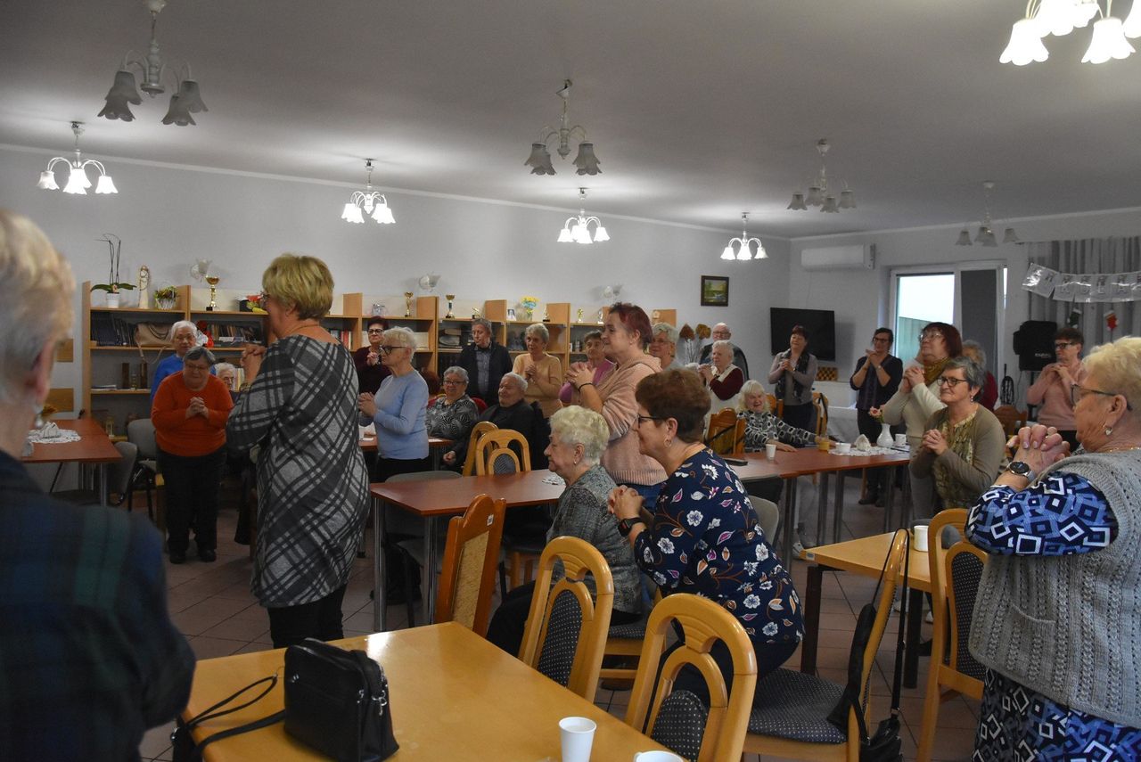 Wągrowiec: Jesień życia nie oznacza samotności i czasu spędzanego pośród czterech ścian. Wiedzą to seniorzy z Dziennego Domu Seniora