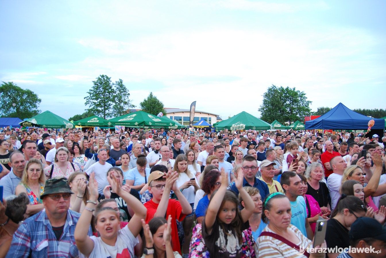 IX Powiatowo-Gminny Festiwal Zespołów Weselnych w Boniewie