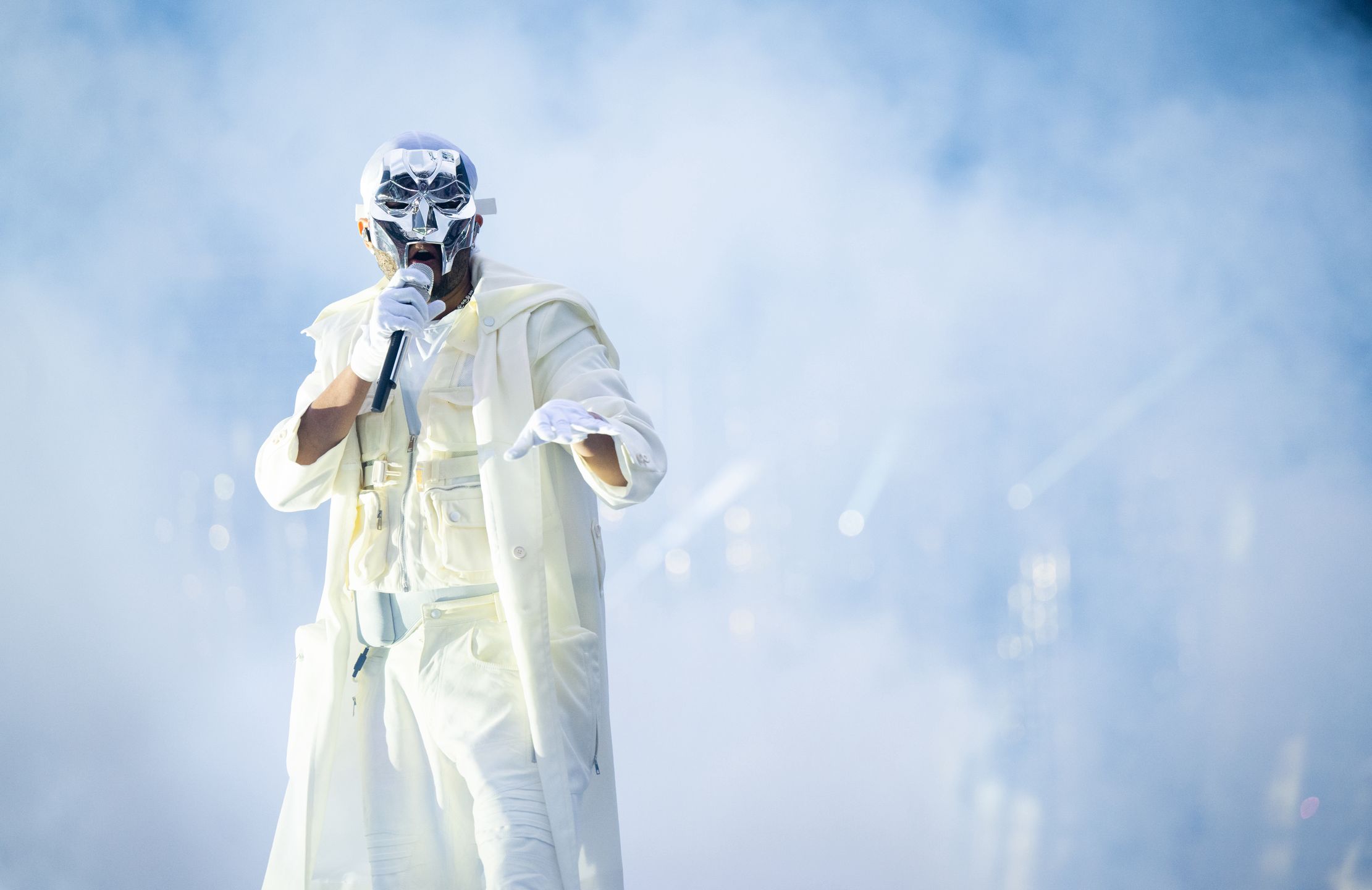 The Weeknd Performs At Etihad StadiumMANCHESTER, ENGLAND - JUNE 10: Abel 'The Weeknd' Tesfaye performs live at Etihad Stadium as part of his After Hours til Dawn Tour on June 10, 2023 in Manchester, England. (Photo by Samir Hussein/WireImage)Samir Husseinbestof, topix