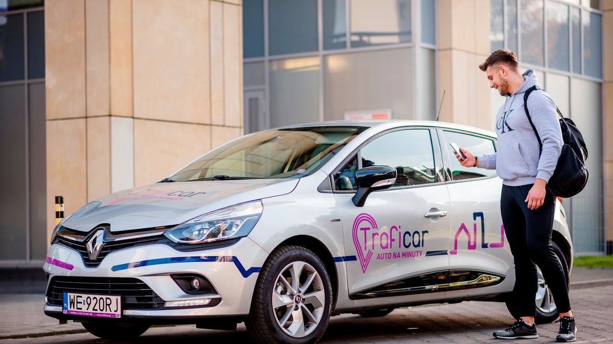 Dużo taniej niż taksówką, wygodniej niż autobusem i swobodnie jak własnym autem. Car sharing zyskuje na popularności, ale wciąż wiele osób nie rozumie, czym naprawdę jest.