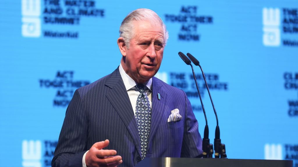 Koronawirus. Książę Karol wykazuje łagodne objawy