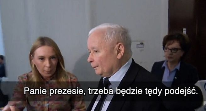 Reporterka TVP Info w Sejmie nie pytała Kaczyńskiego, tylko pomogła mu uniknąć pytań innych dziennikarzy