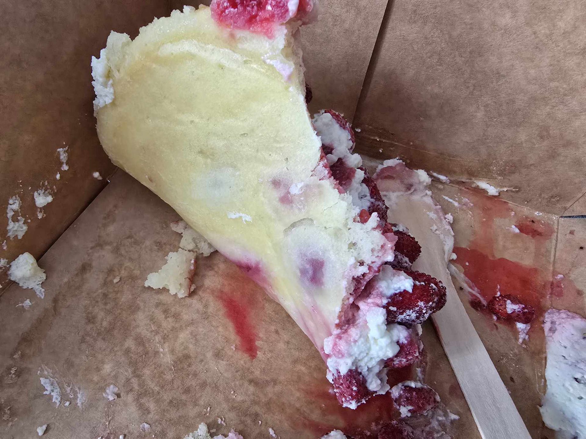 Ciasto budzi spore wątpliwości. Jest niedopieczone