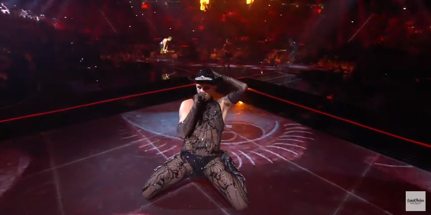 Achille Lauro z San Marino pocałował kolegę na scenie