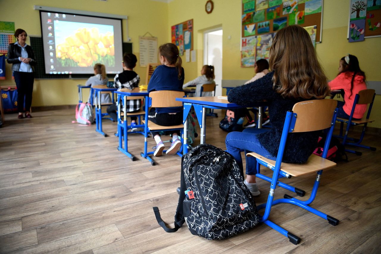 Najnowszy sondaż IBRiS dla WP. Polacy zabrali głos ws. powrotu do szkoły