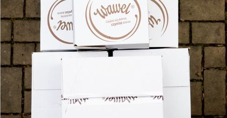 Wawel: słodycze dla szpitali, komputery dla uczniów