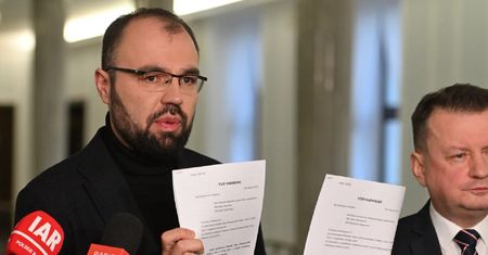 Minister podsumował wydatki PiS. Nie może wypowiedzieć jednej umowy?