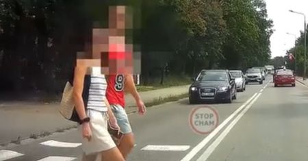 Napisał, że "piesi wtargnęli". Ale burza. Ludzie się gotują