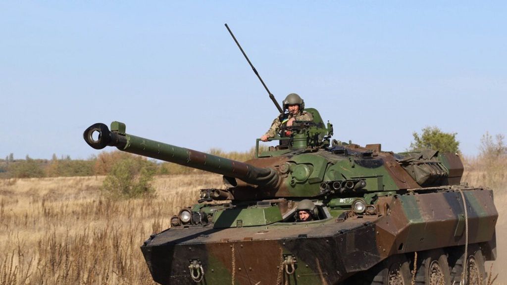 AMX-10RC mogą strzelać nie tylko ogniem bezpośrednim.