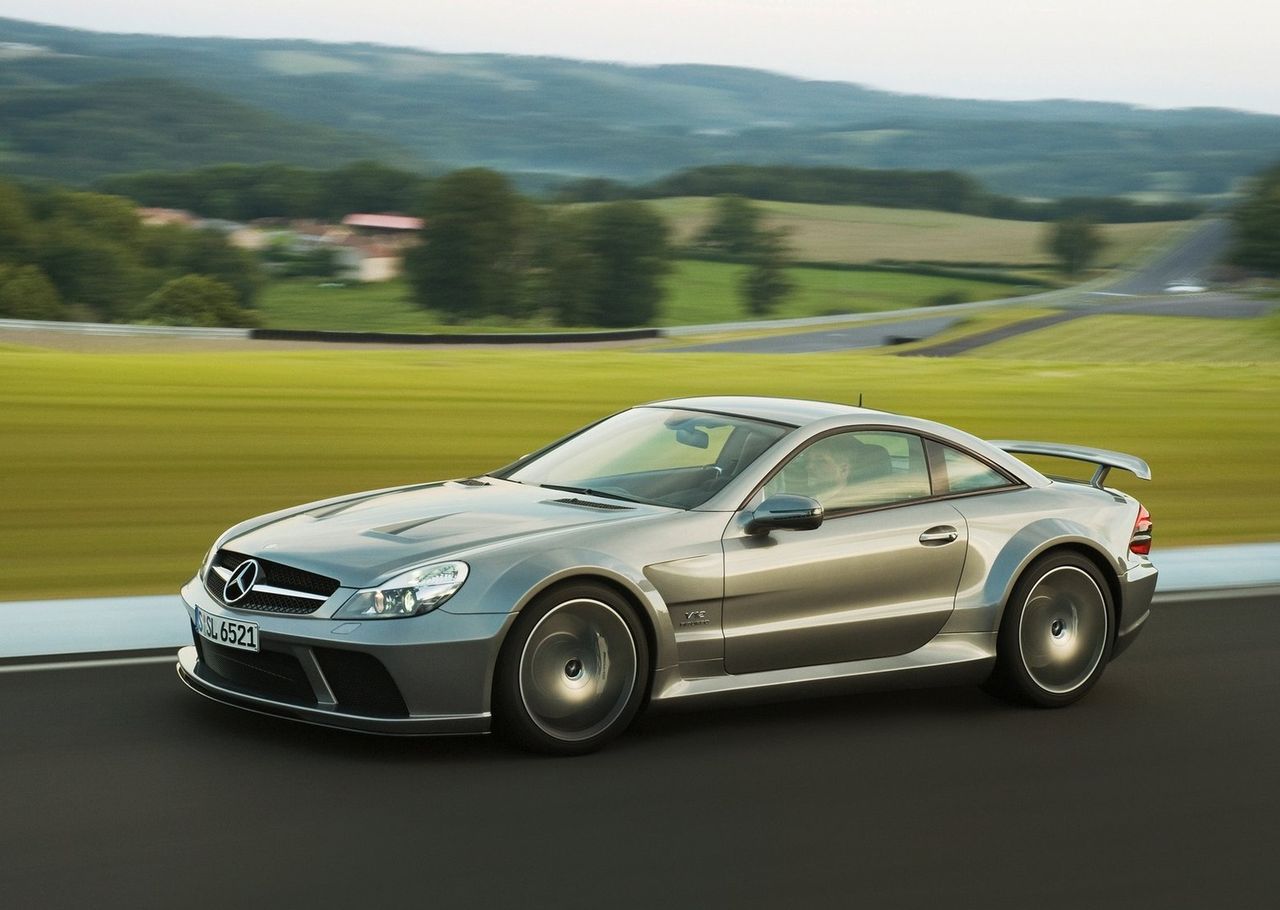 SL 65 AMG Black Series to zdecydowanie najostrzejszy przedstawiciel tego gatunku.