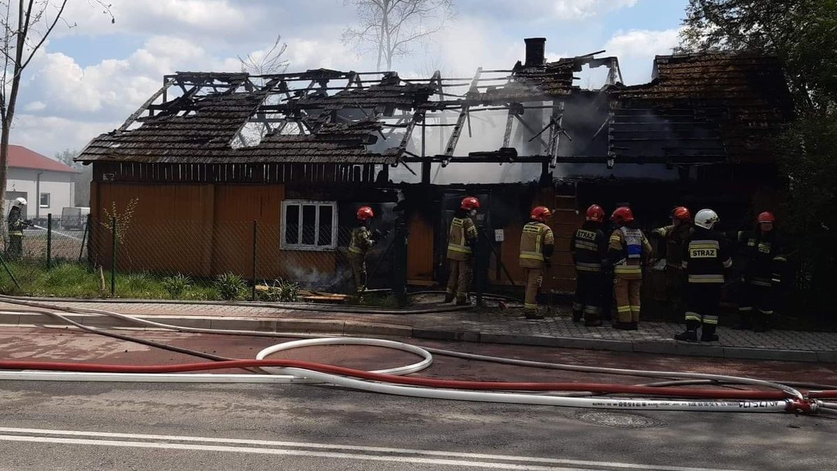 W środku znaleziono zwęglone zwłoki 