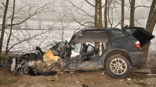 Wypadek śmiertelny pod Gliwicami. Nie żyje 26-letni mężczyzna. Czarny alert drogowy na Śląsku. "Życie mamy tylko jedno"