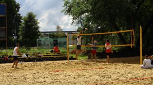 Lębork: Treningi siatkarskie idą pełną parą. Rusza Jakubowy Turniej Siatkówki Plażowej