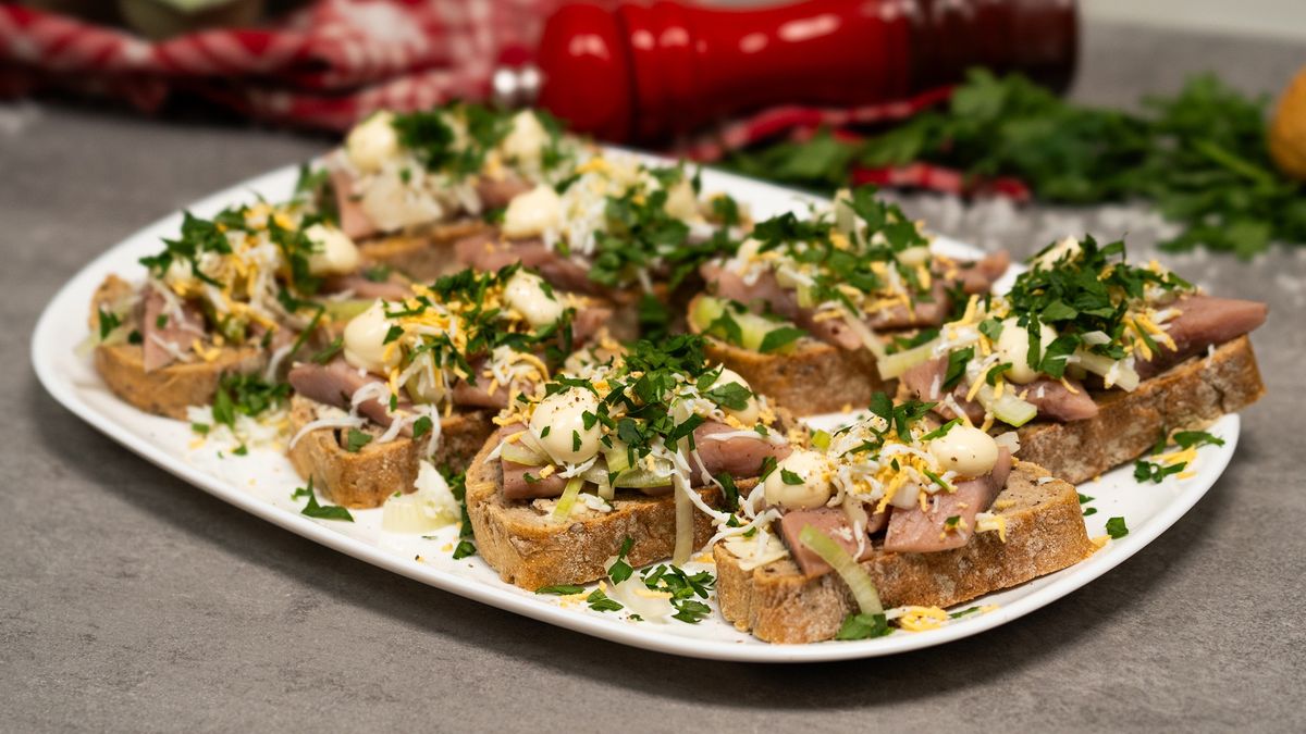 Kanapka cieszyńska ze śledziem