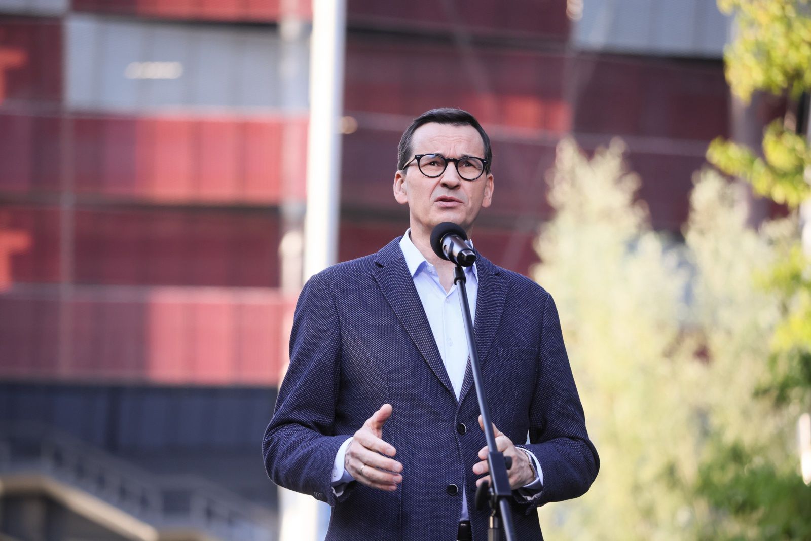 Wulgaryzmy i posłanka PiS. Premier o zdjęciu z internetu