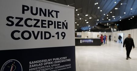 Szczepienia na COVID-19. Posłowie PiS zgłaszają "etyczne" wątpliwości