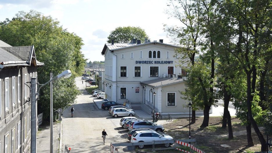 Dworzec kolejowy w Krzeszowicach