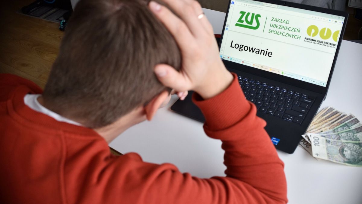 Stock Bart?omiej Magierowski
Fot. Bartlomiej Magierowski/East News. Wroclaw 5.02.2024. Zdjecie ilustracyjne: finanse, prowadzenie dzialalnosci, podatki w 2024 roku. N/z: przedsiebiorca. laptop i logowanie do ZUSu.
Bartlomiej Magierowski