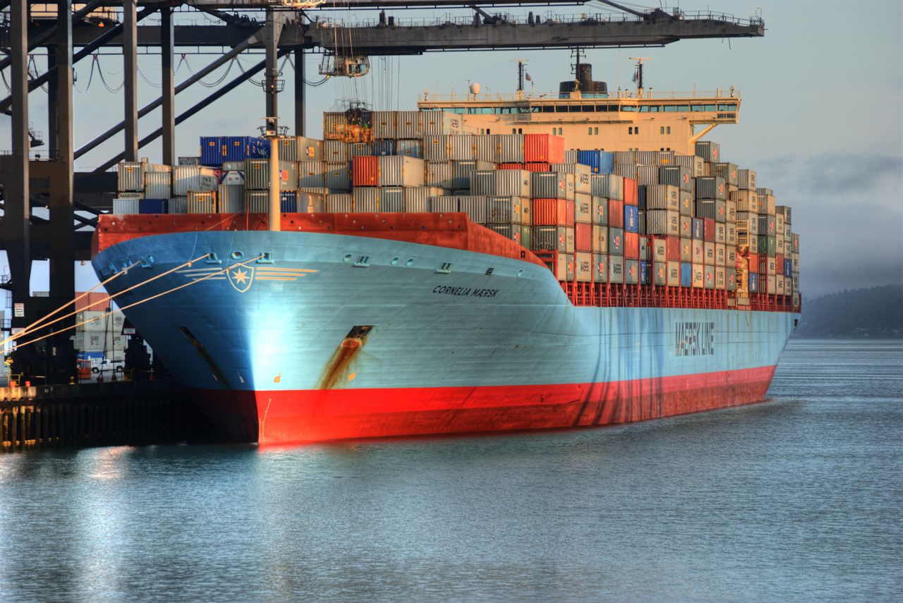 Maersk zyskuje na giełdzie po wstrzymaniu podwyżek ceł przez Trumpa