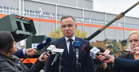 "Tarcza Wschód jest nową wersją żelaznej kurtyny". Stanowcze słowa Dudy