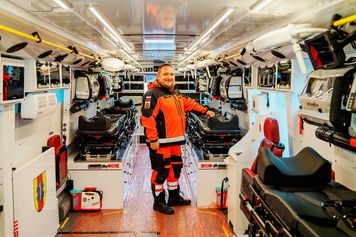 Sześć karetek w jednym pojeździe. Pierwszy taki ambulans w Polsce