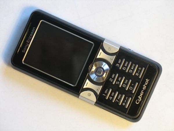 323925558130846121