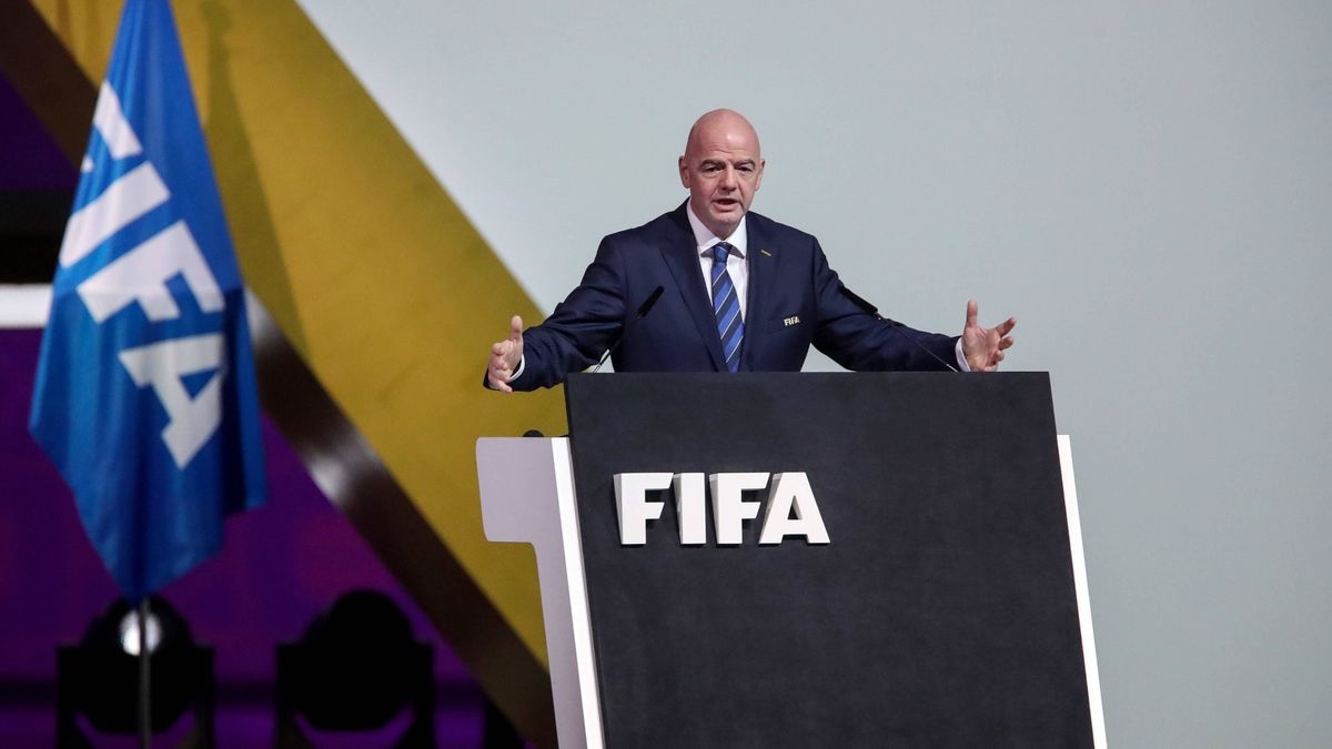 Zdjęcie okładkowe artykułu: PAP / Igor Kralj / Na zdjęciu: przewodniczący FIFA Gianni Infantino