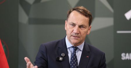 Sikorski: Rosja może szykować duże działanie